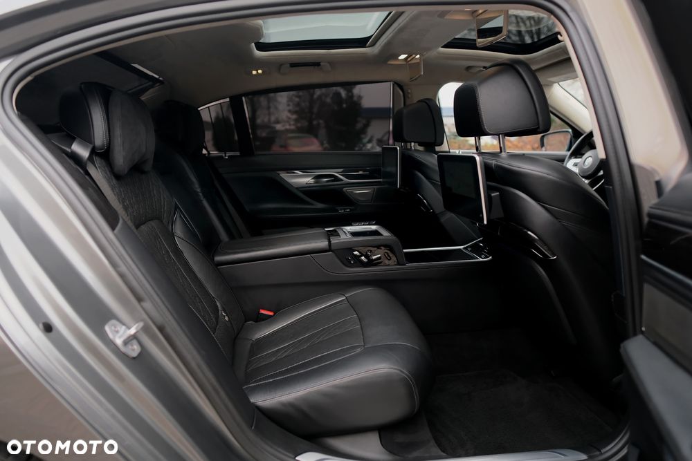 BMW Seria 7 M760Li xDrive V12 Excellence - 23