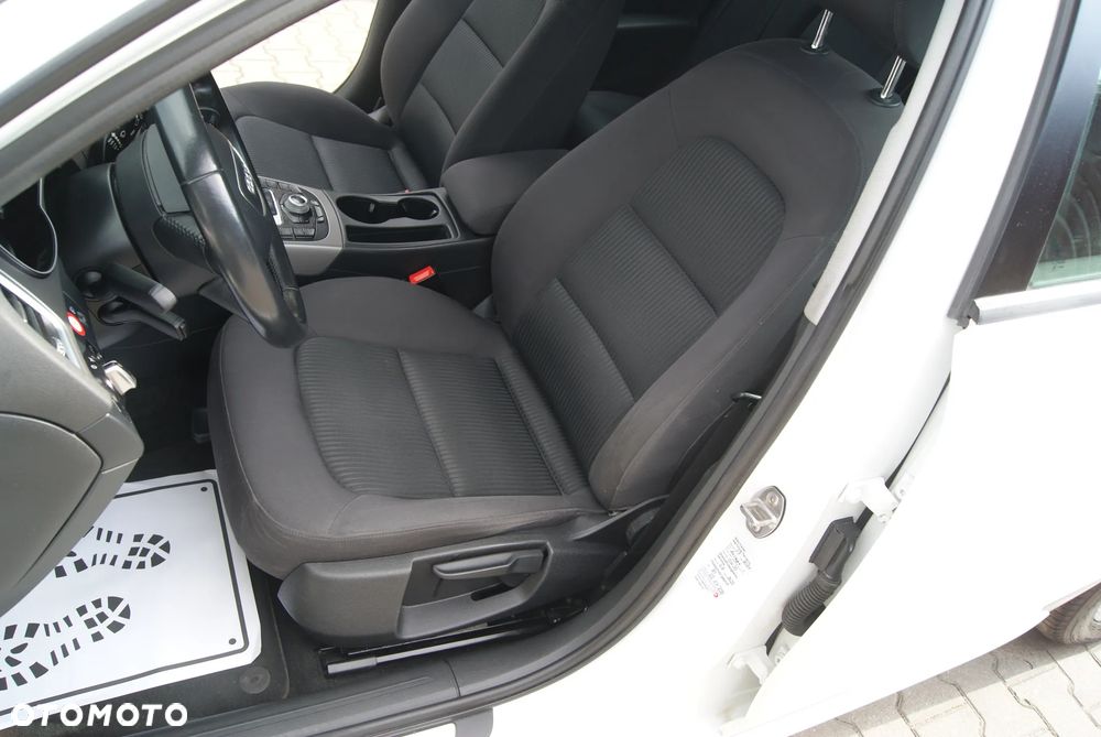 Audi A4 Avant 2.0 TDI DPF multitronic S line Sportpaket - 23