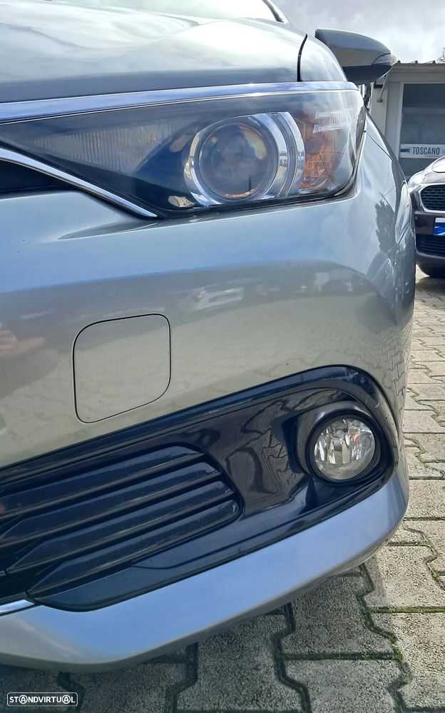 Toyota Auris 1.4 D-4D Comfort+Pack Sport - 19