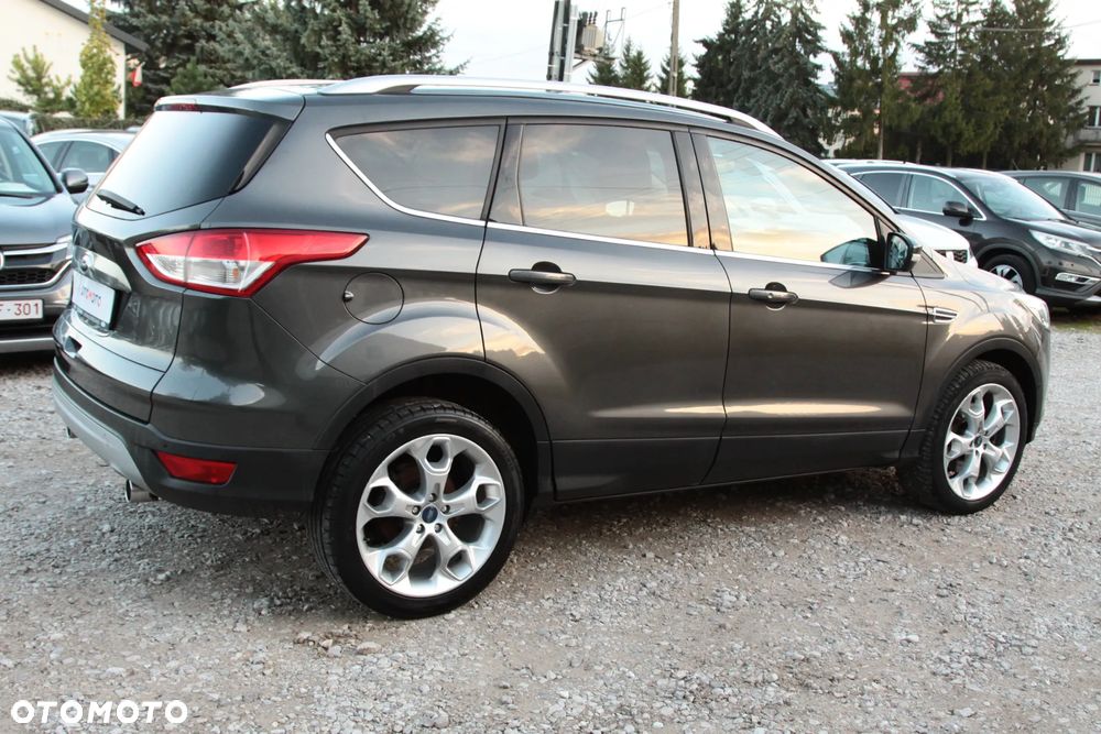 Ford Kuga 2.0 TDCi 2x4 Titanium - 12