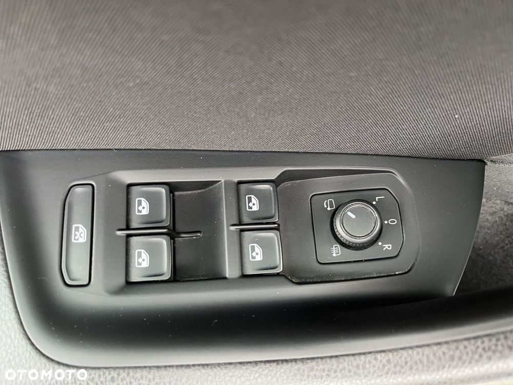Volkswagen Passat - 11