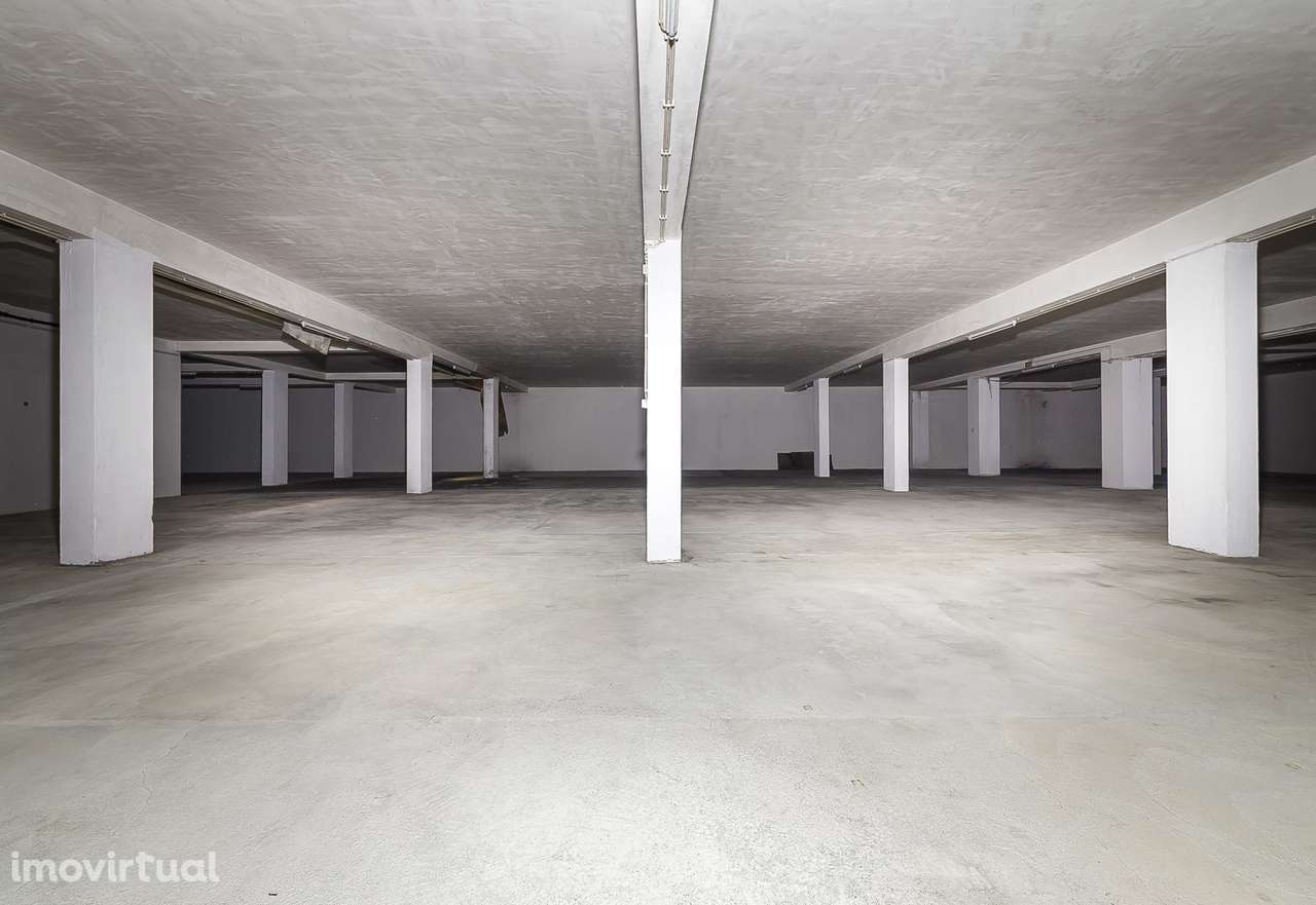Garagem/Estacionamento/Armazém com 1850m² no centro de Ponte da Barca - Grande imagem: 5/12