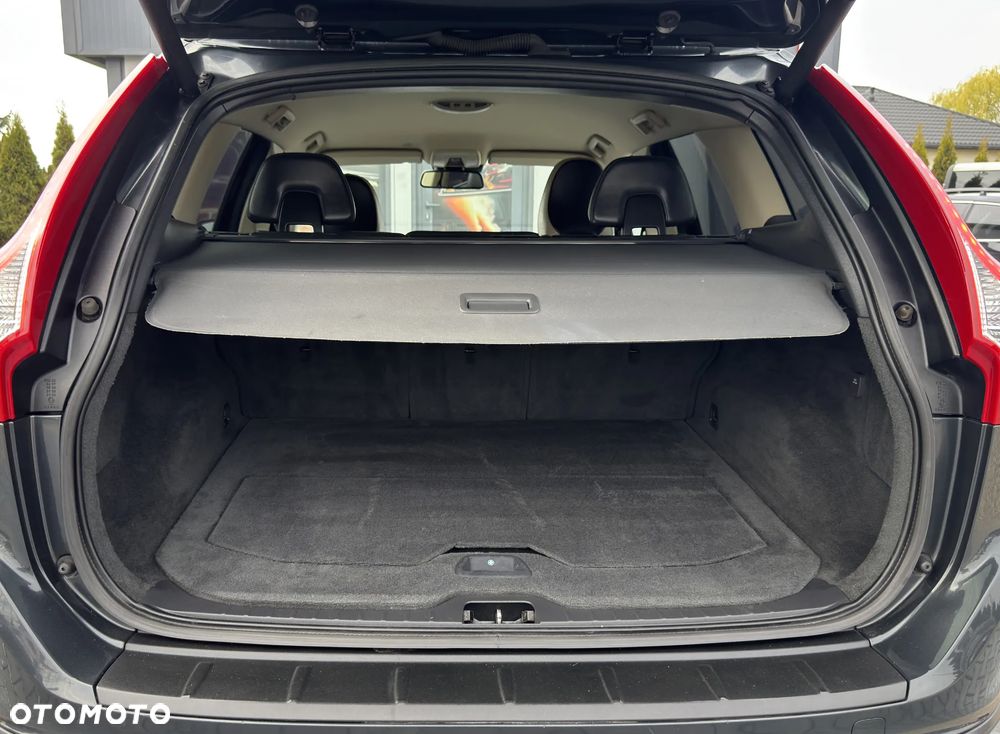 Volvo XC 60 D5 AWD RDesign - 12