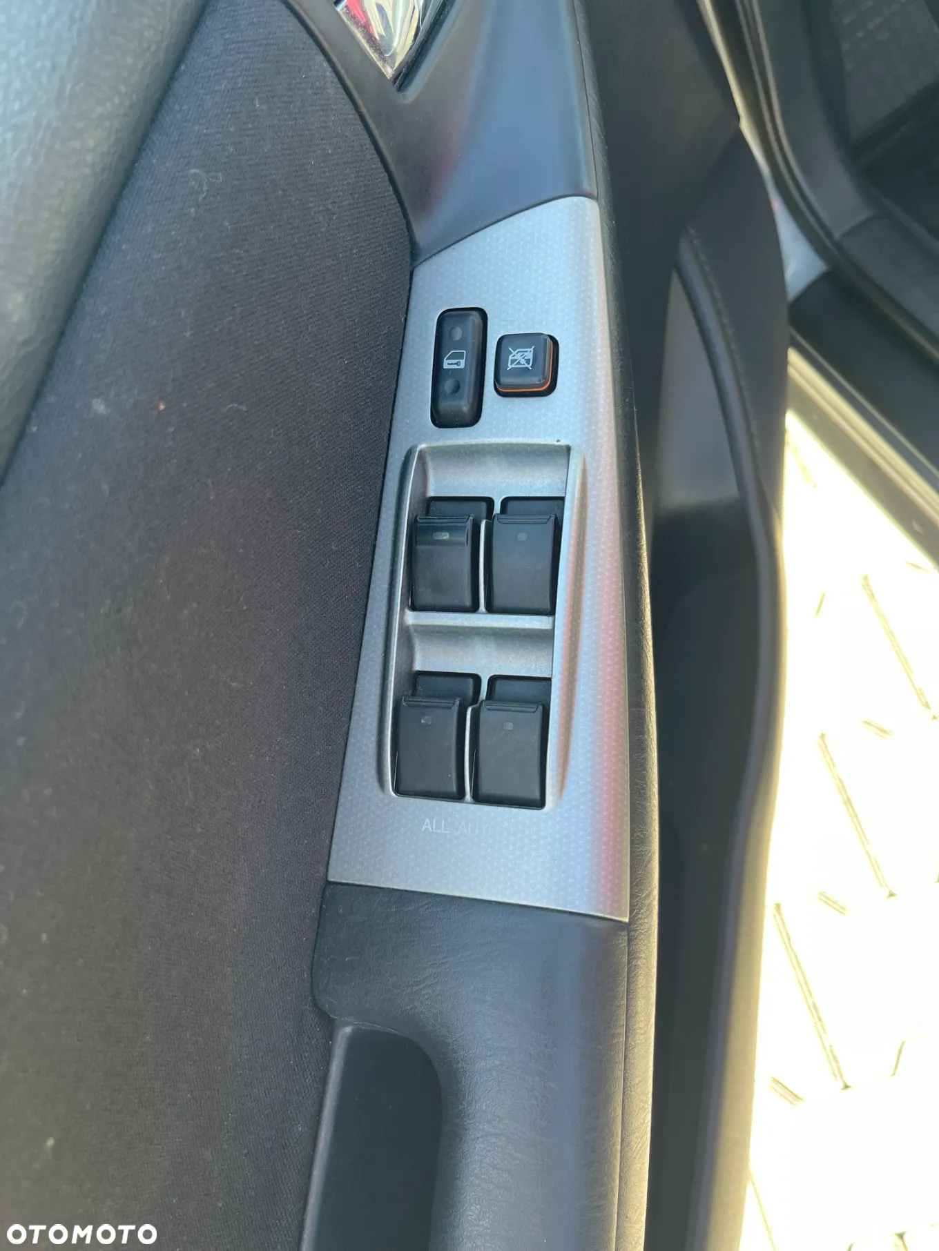 Toyota Corolla 1.6 VVT-i Sol - 19