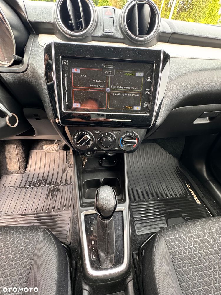 Suzuki Swift 1.2 Premium Plus CVT - 23