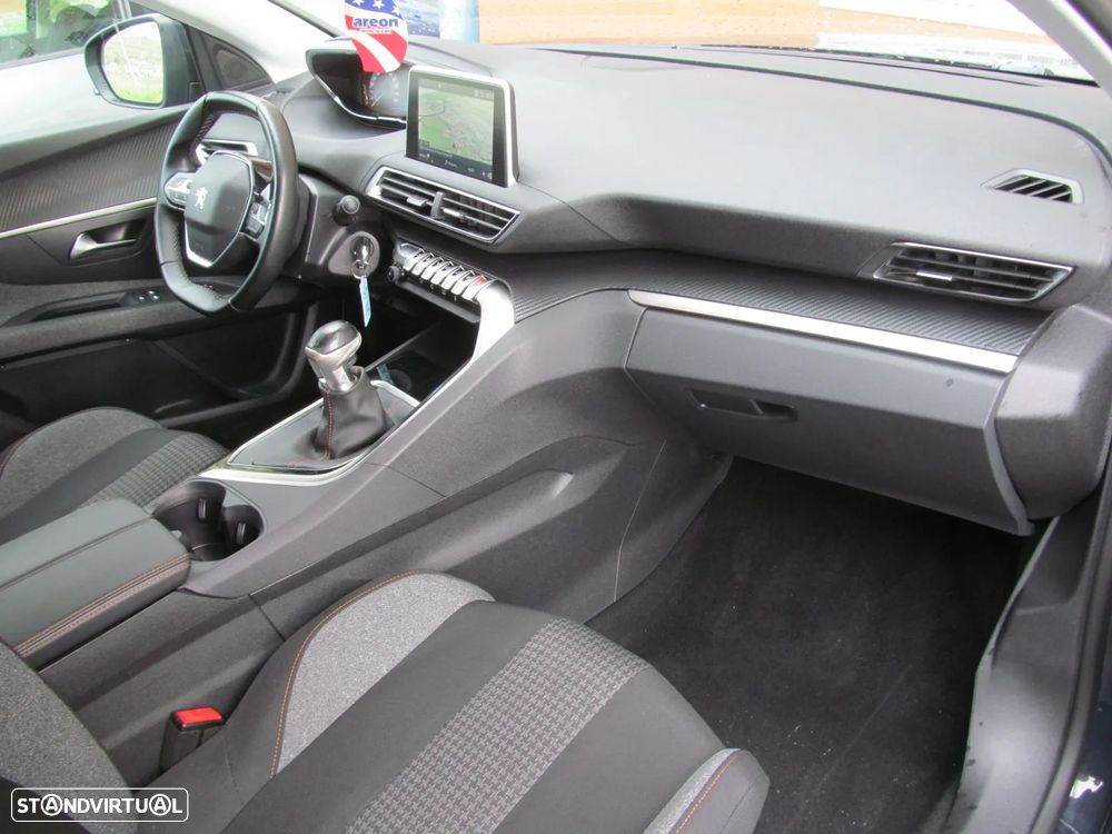 Peugeot 3008 PureTech 130 Stop & Start GPF Active Business-Pack - 4