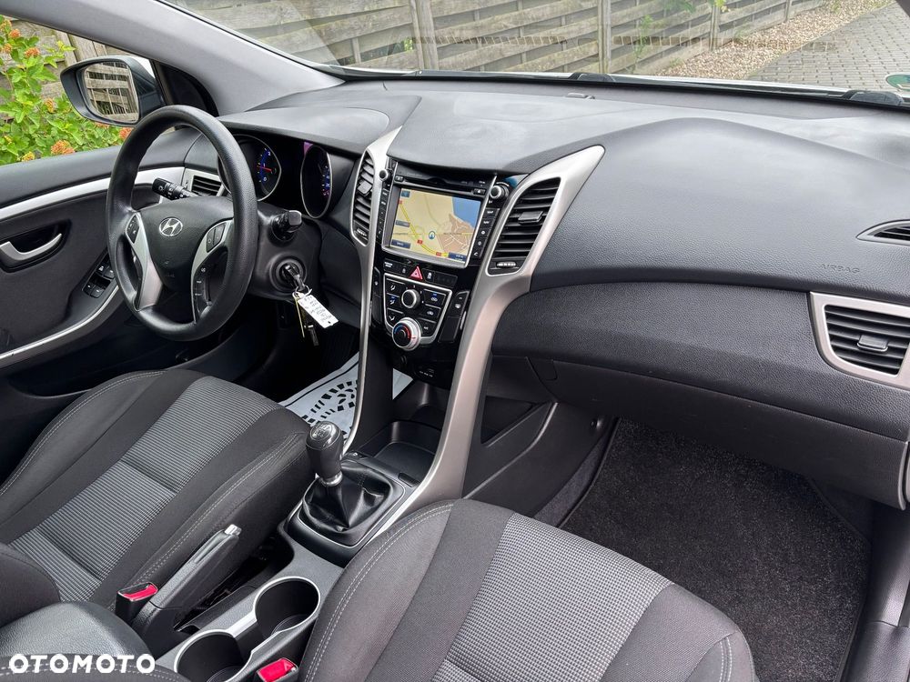 Hyundai i30 blue 1.6 CRDi Classic Navigation - 30