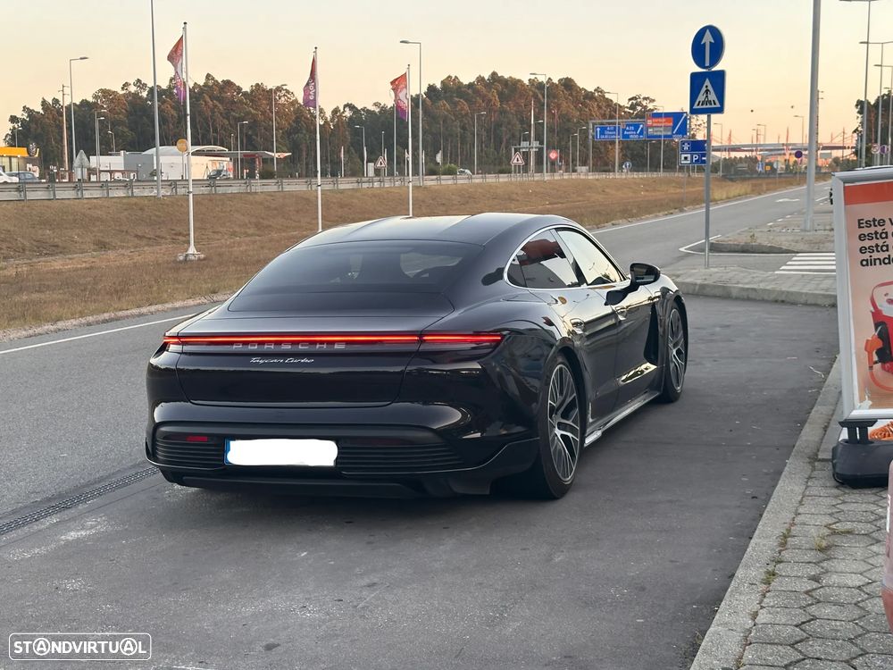 Porsche Taycan Turbo - 7