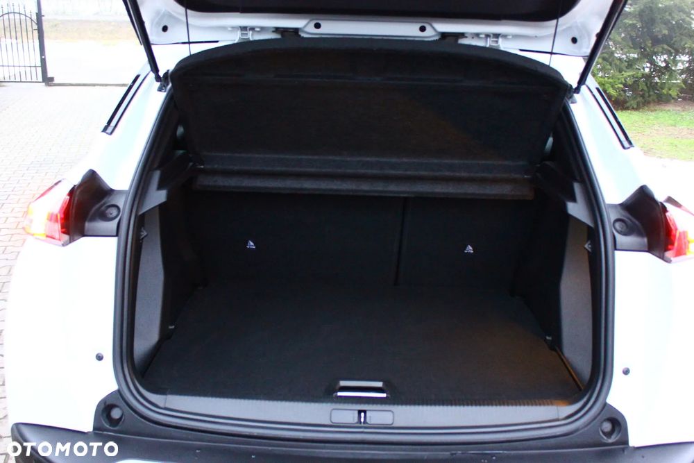 Peugeot 2008 BlueHDi 130 Allure S&S EAT8 - 35