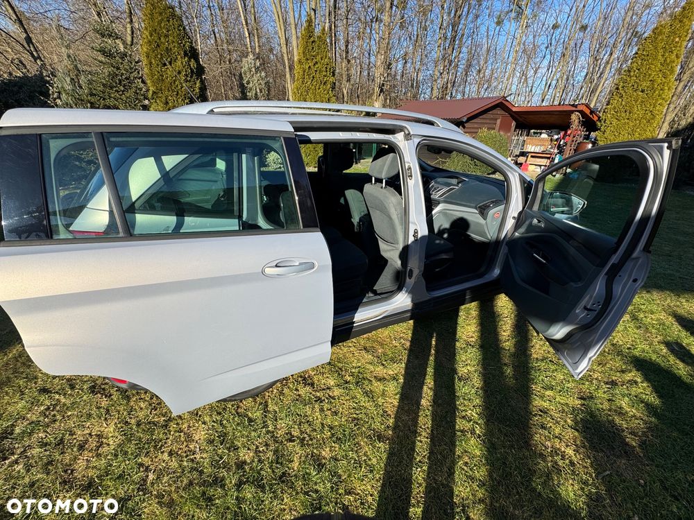 Ford Grand C-MAX - 22