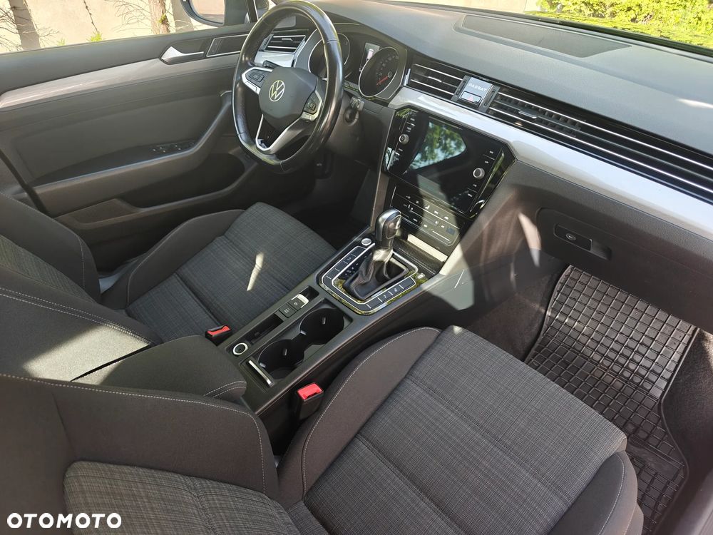 Volkswagen Passat 2.0 TDI SCR DSG Comfortline - 11