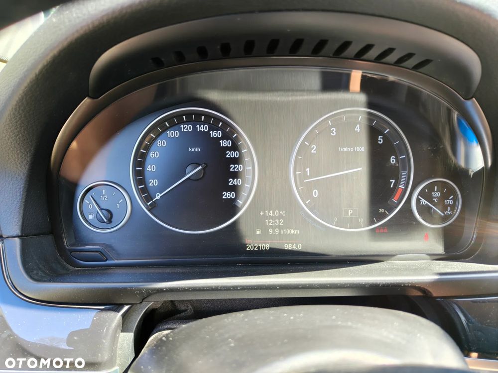 BMW Seria 5 528i Sport-Aut - 22