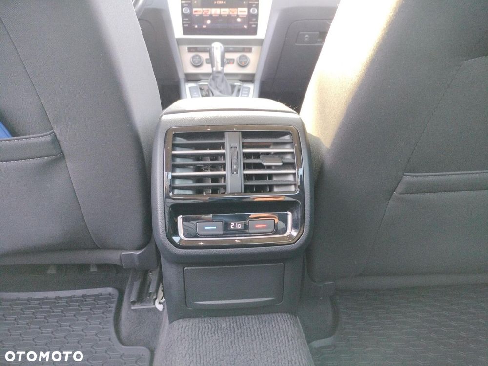 Volkswagen Passat 1.8 TSI BMT Comfortline DSG - 25