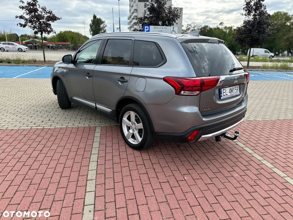 Mitsubishi Outlander 2.0 2WD SUV-Star - 4