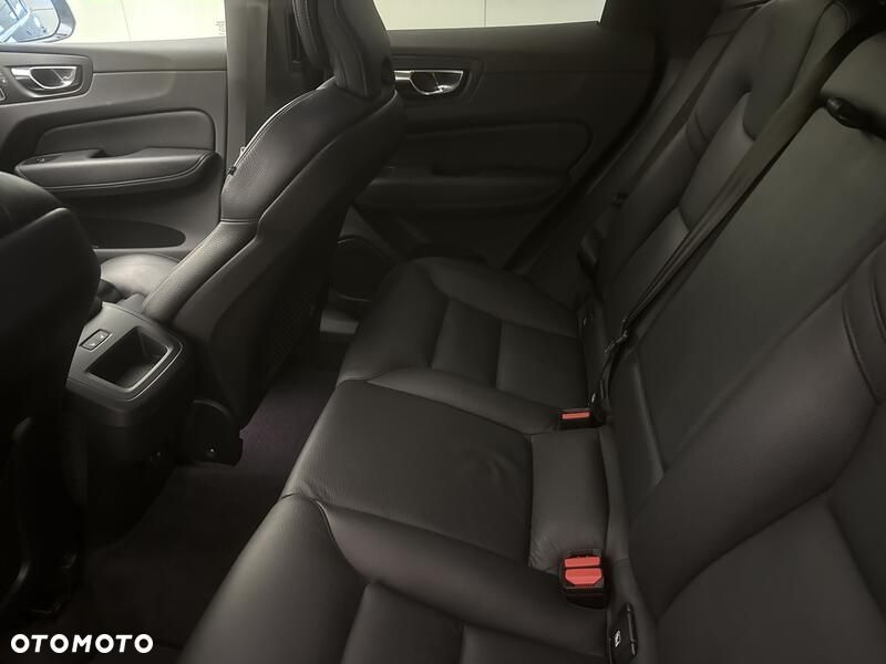 Volvo XC 60 B4 D AWD Inscription - 20