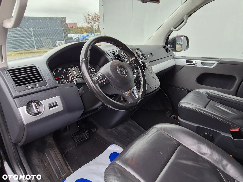 Volkswagen Multivan - 25