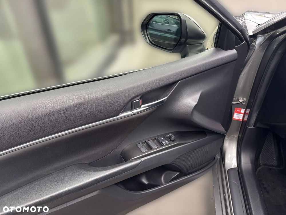 Toyota Camry 2.5 Hybrid Comfort CVT - 10
