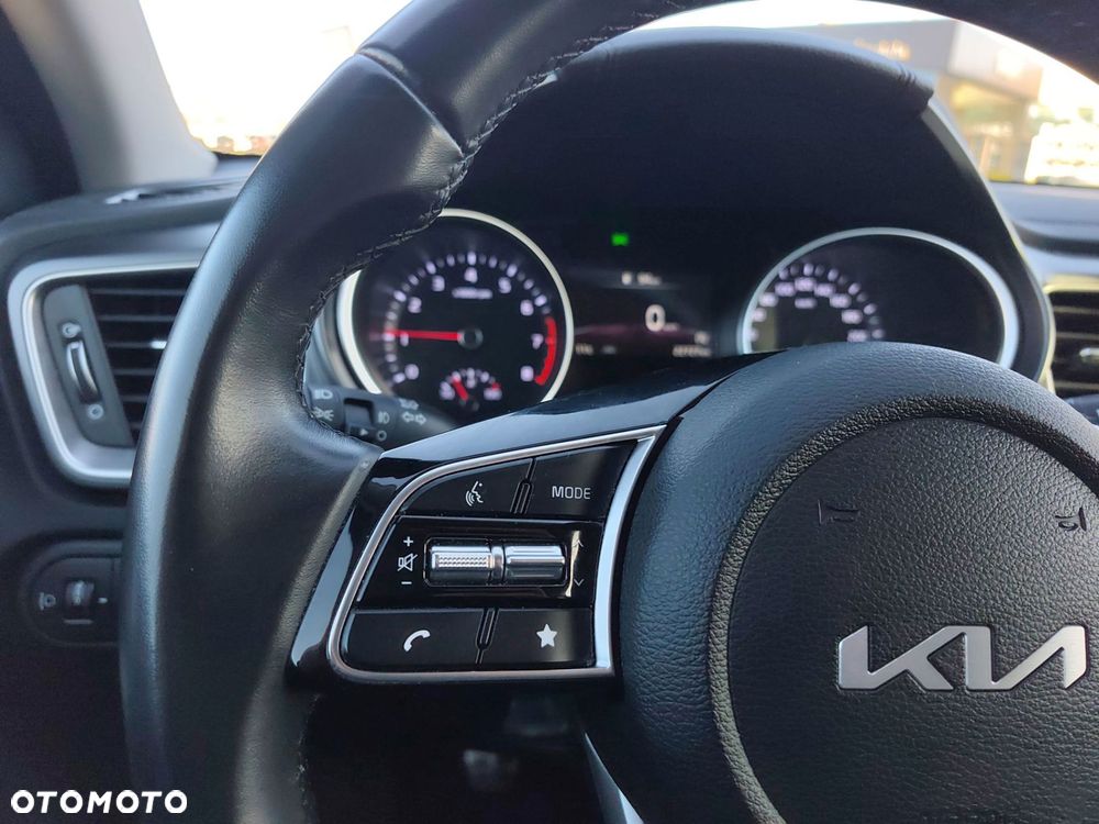 Kia Ceed - 24