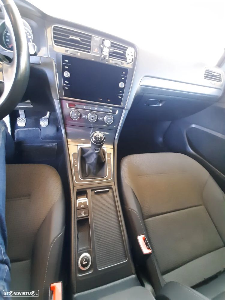 VW Golf 1.6 TDI R-Line - 16