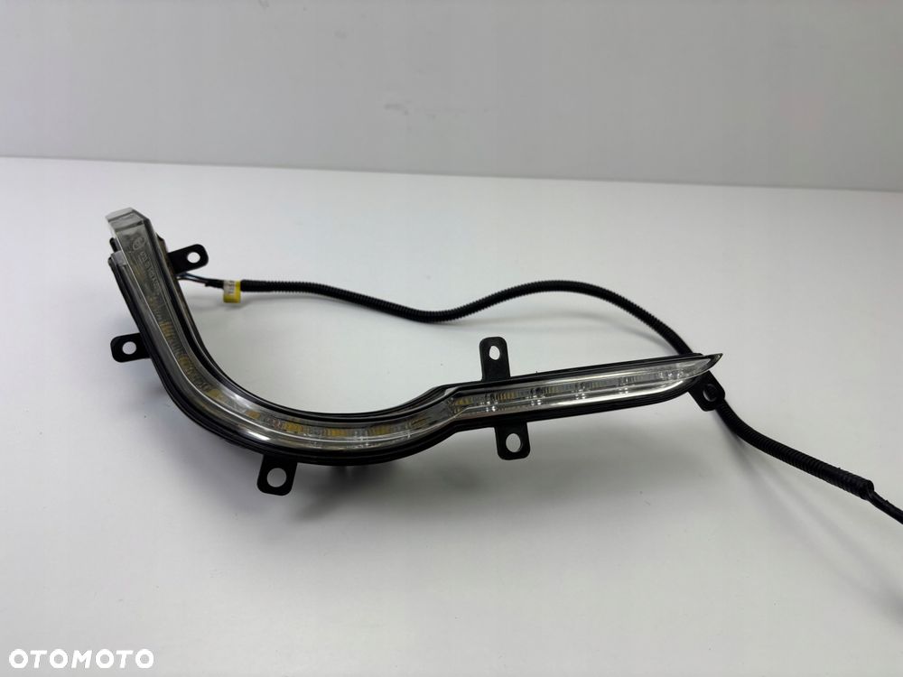 Przednia prawa lampa postojowa LED TGB Blade 550 600 Oryginał - 9