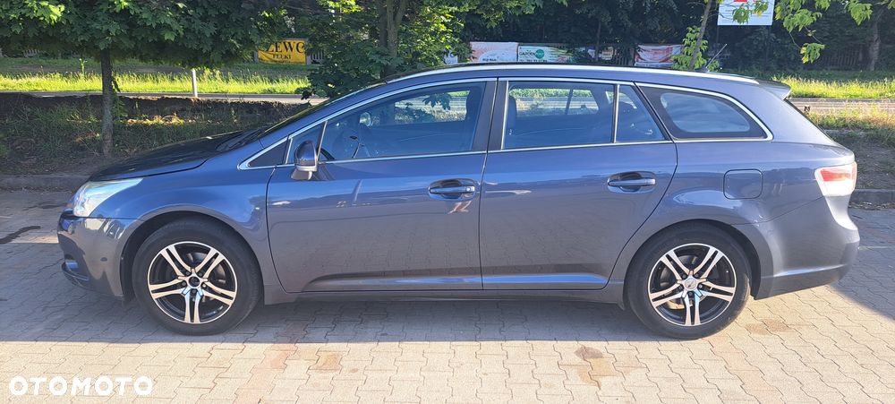 Toyota Avensis 1.8 Luna - 10