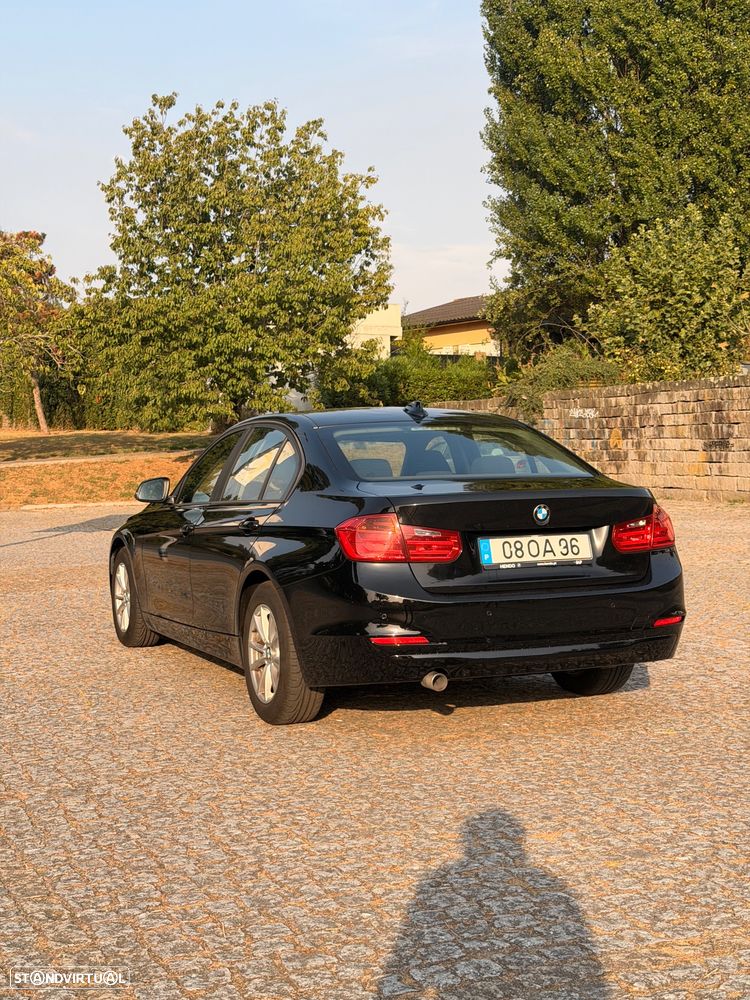 BMW 318 d Auto - 3