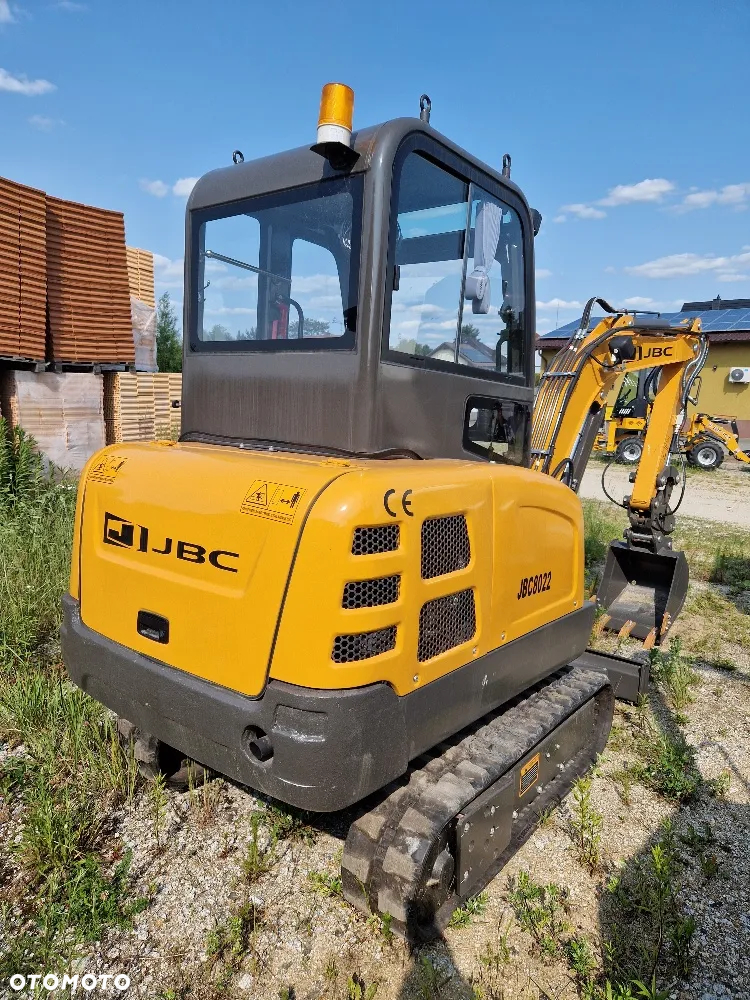 JCB JBC 8022 - 3