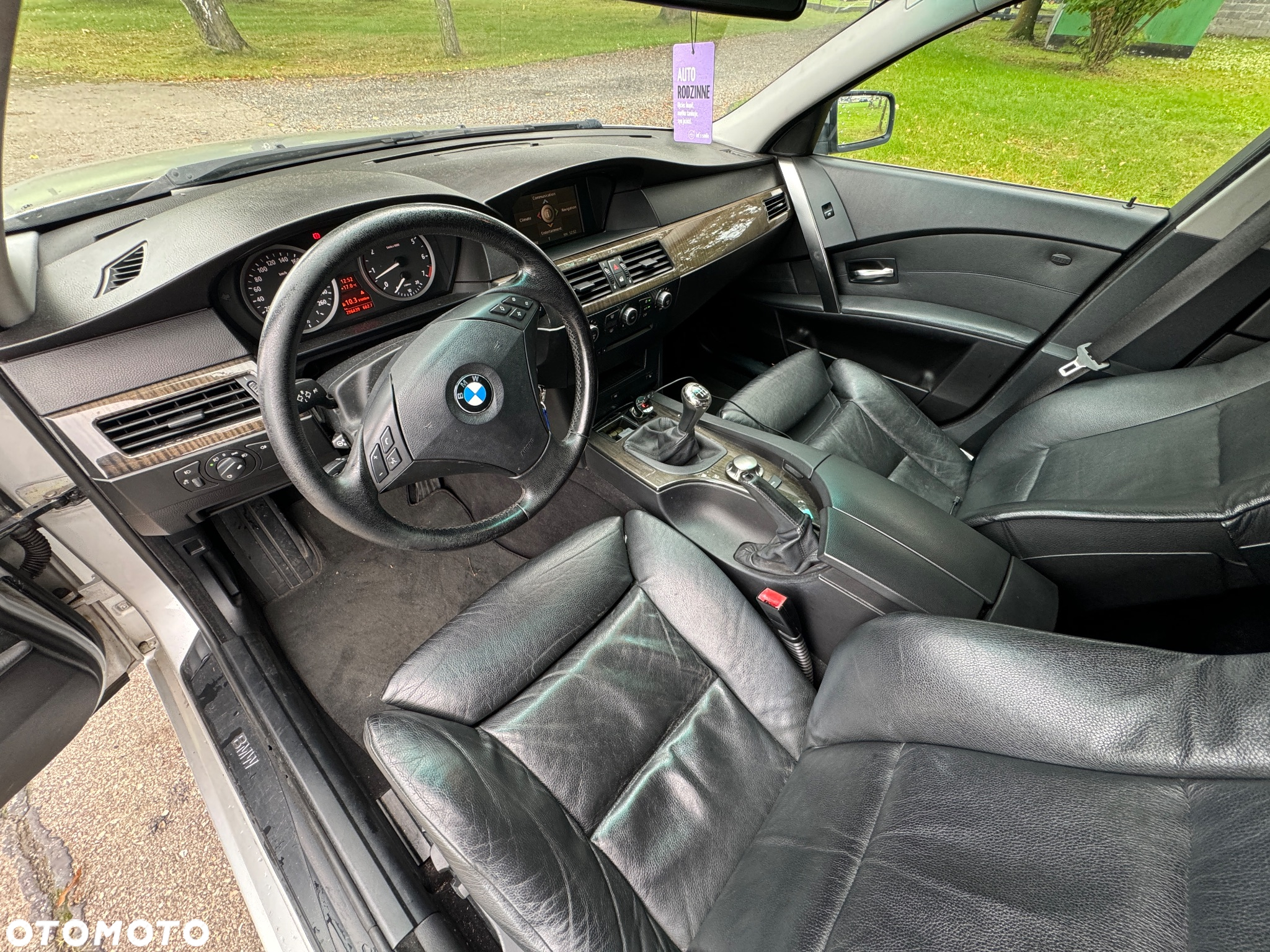 BMW Seria 5 520i - 35