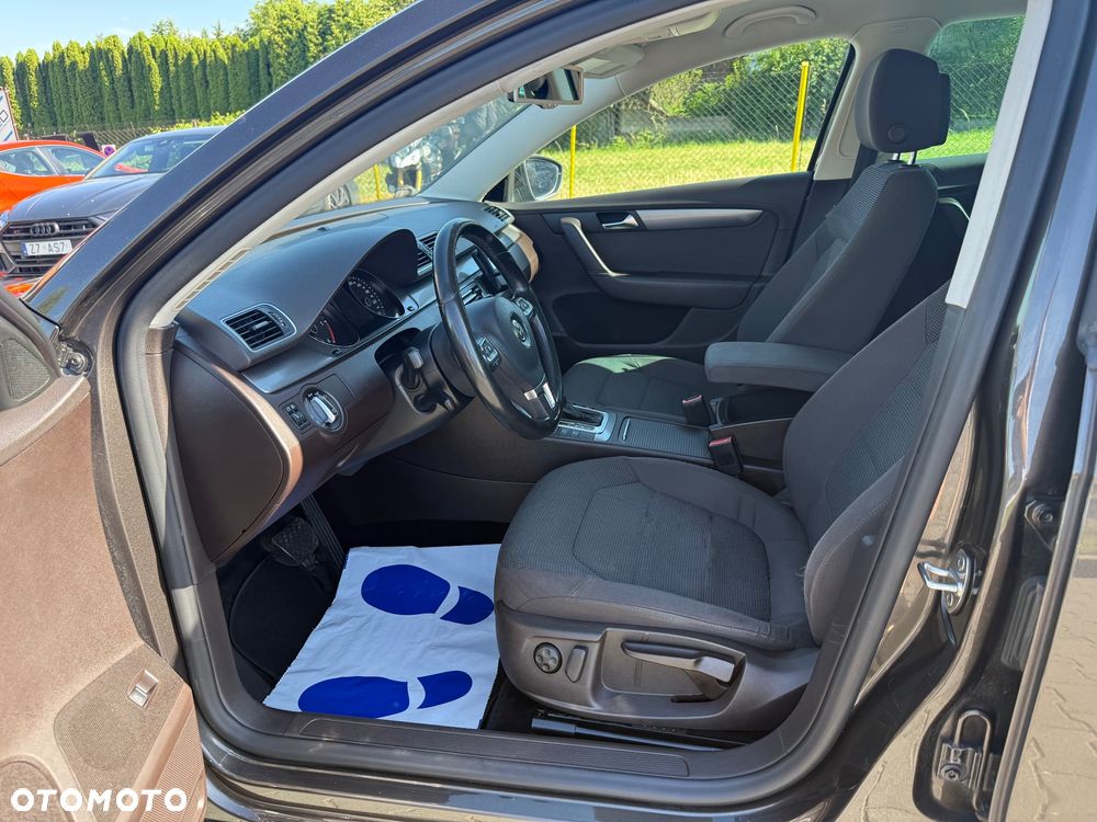 Volkswagen Passat 2.0 TDI Comfortline DSG - 10