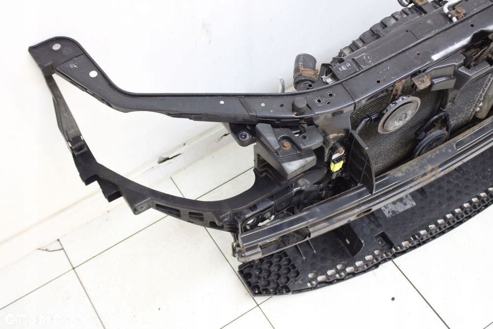 PAS PRZEDNI WZMOCNIENIE CHŁODNICE KIA CEED I LIFT 2009R- 1.6 CRDI AUTOMAT - 4