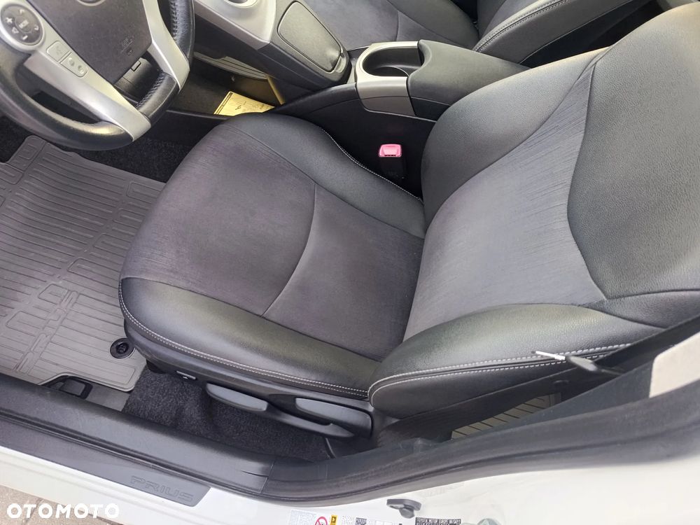 Toyota Prius 1.8 HSD Prestige - 19
