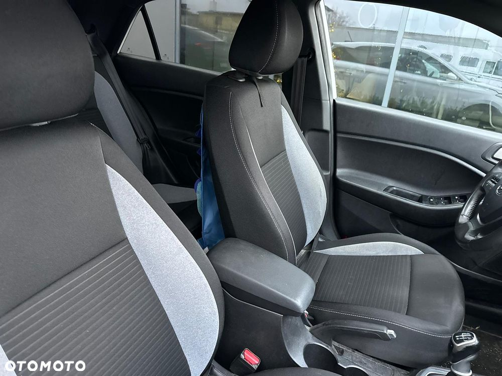Hyundai i20 - 16