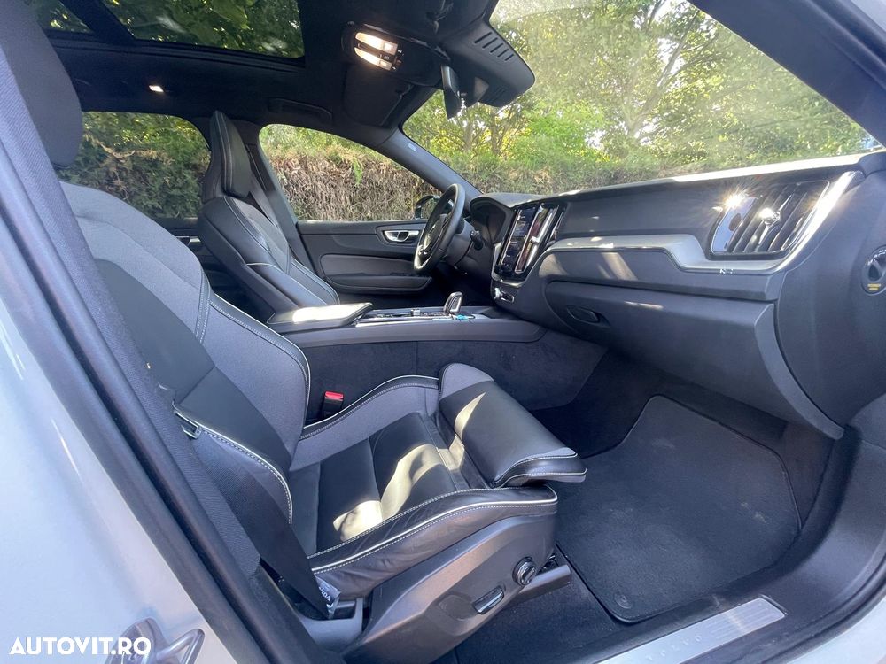 Volvo XC 60 B4 MHEV AT8 FWD R-Design - 19