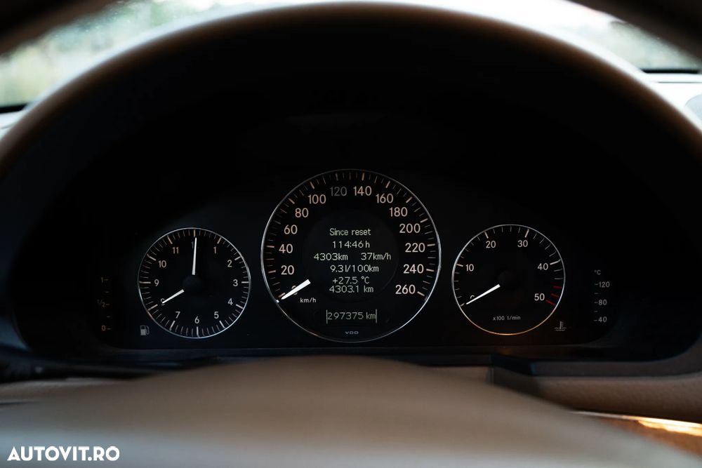 Mercedes-Benz E - 16