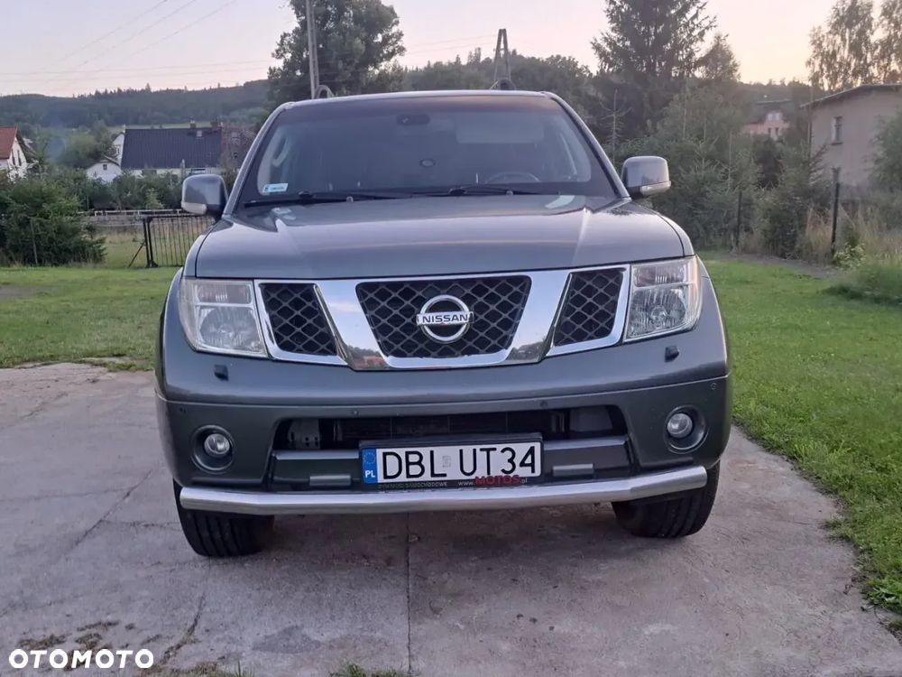 Nissan Pathfinder 2.5 D LE - 2