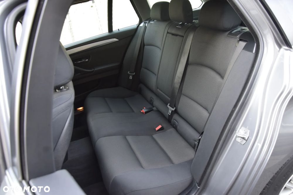 BMW Seria 5 520d xDrive - 26