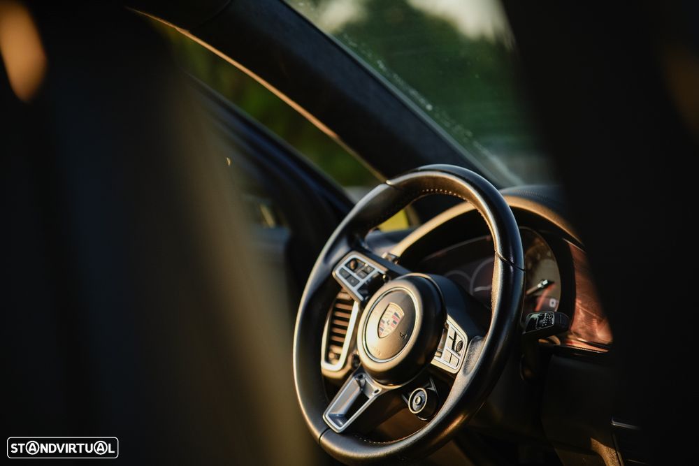 Porsche Cayenne Turbo - 17