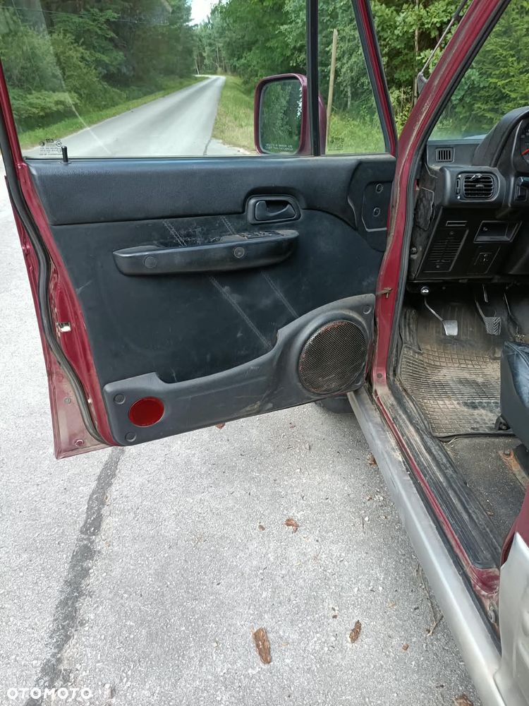 Hyundai Galloper LWB7 3.0 V6 - 16