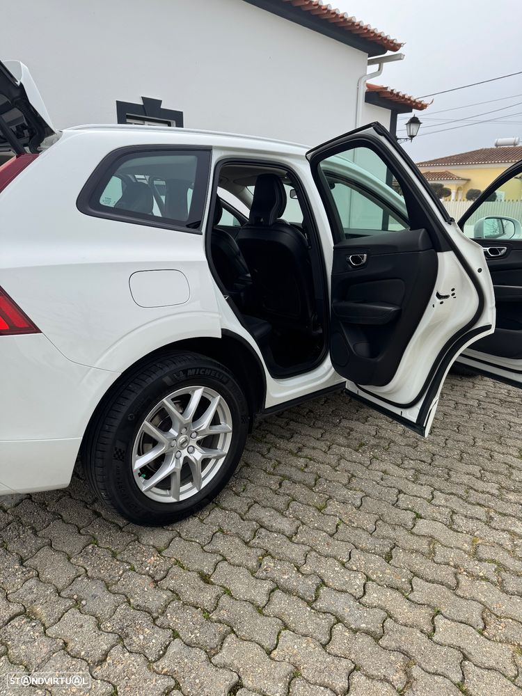 Volvo XC 60 2.0 D4 R-Design AWD - 5