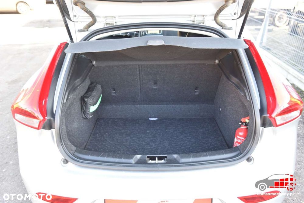 Volvo V40 - 15