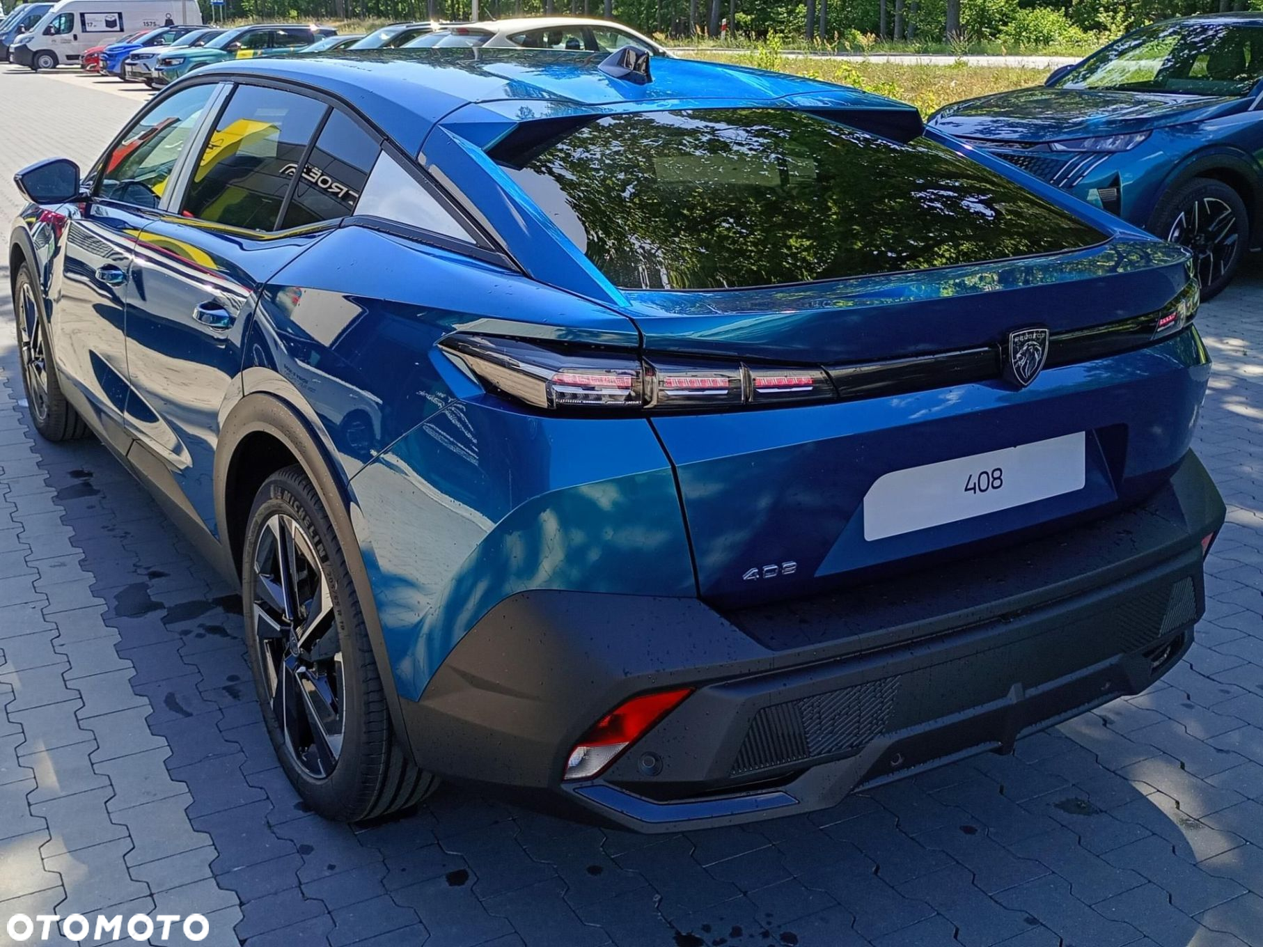Peugeot 408 - 12