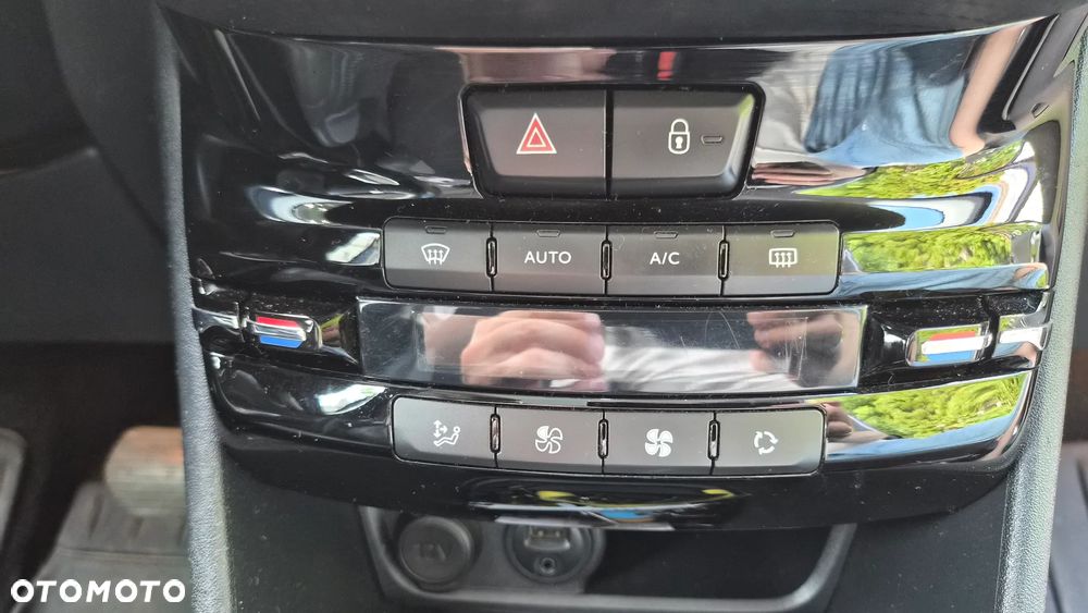 Peugeot 2008 PureTech 110 Stop&Start EAT6 Allure - 16