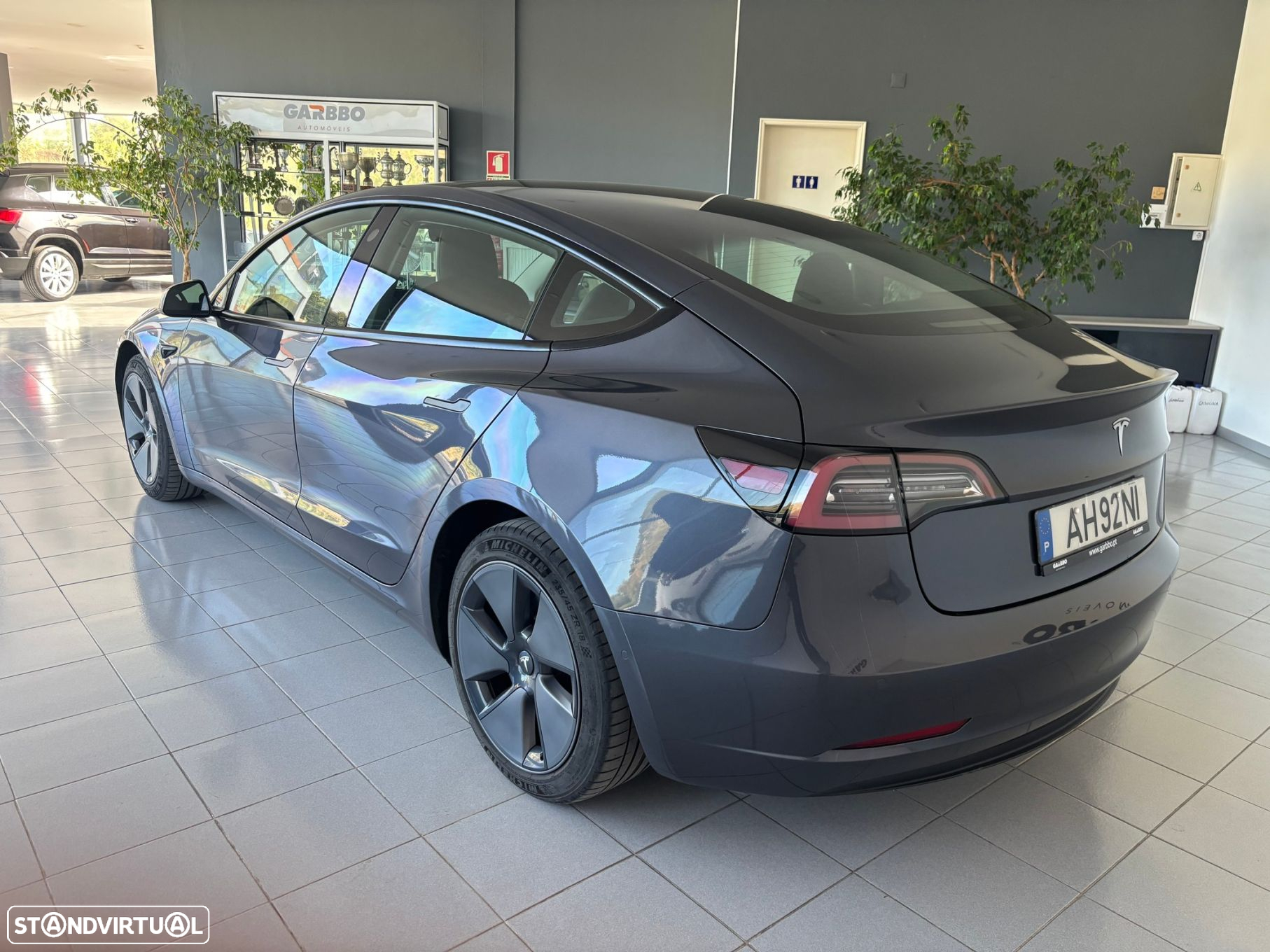 Tesla Model 3 Standard Range Plus RWD - 5