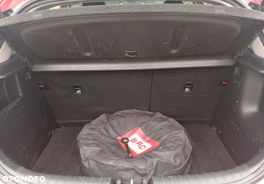 Kia Rio - 12