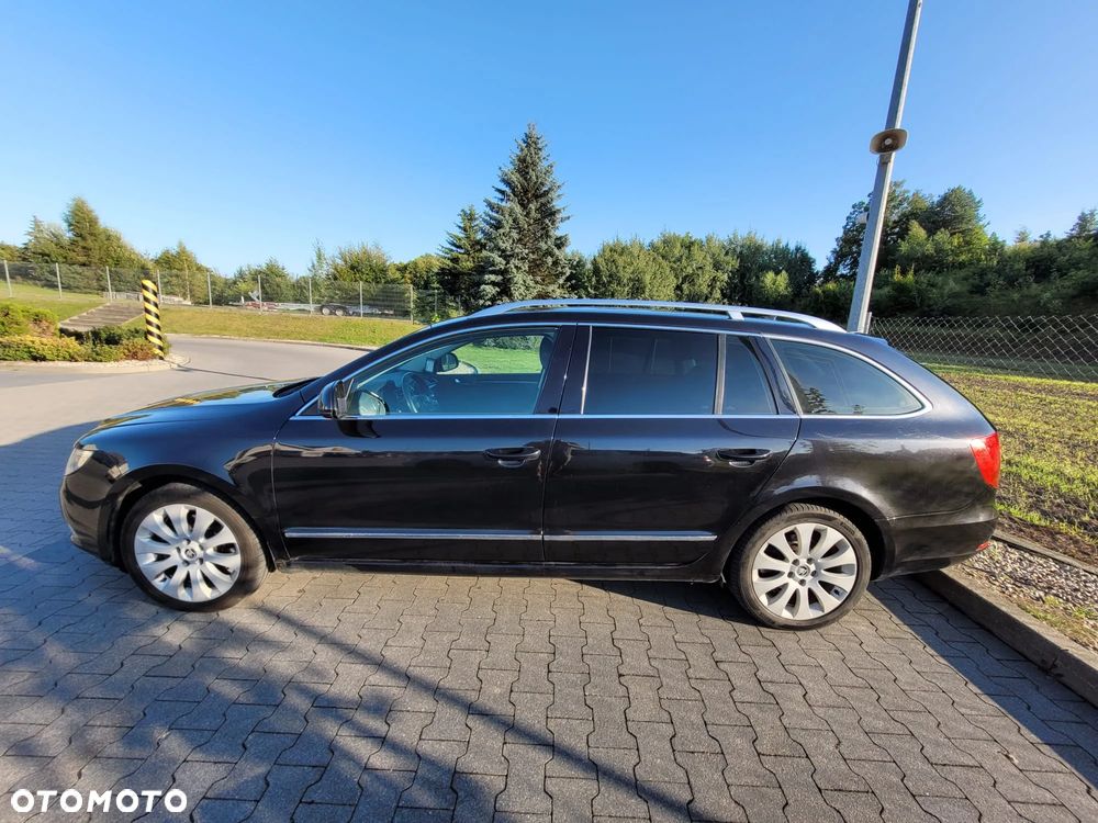Skoda Superb 2010 photo 3