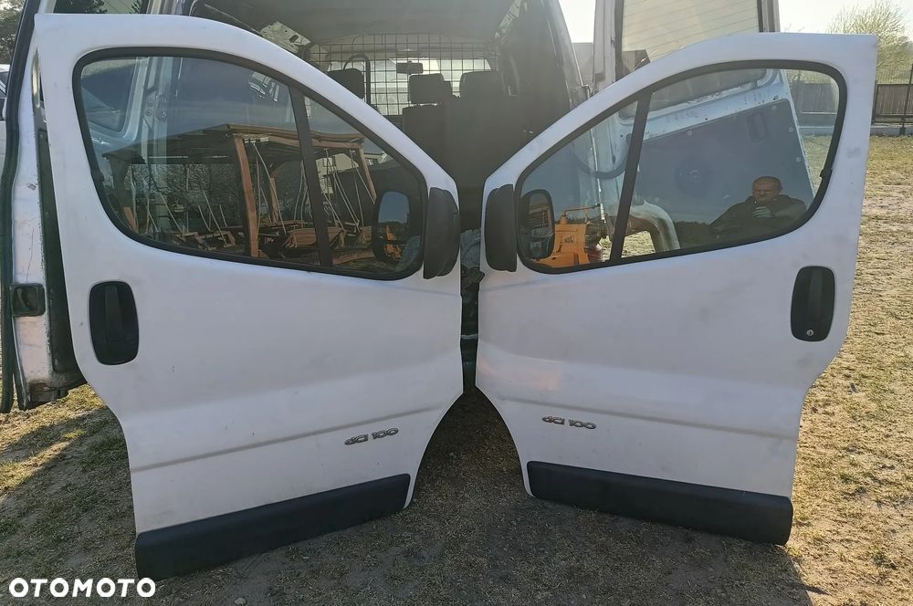 Drzwi prawe lewe boczne przednie przód Trafic II Vivaro Primastar - 1