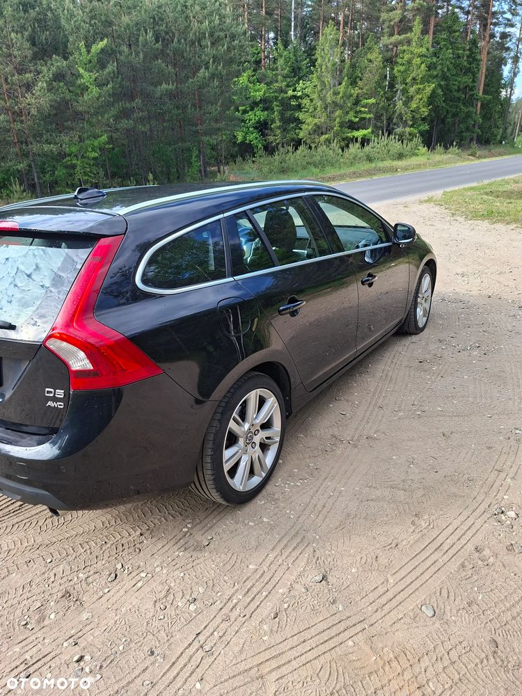 Volvo V60 D5 AWD Summum - 2