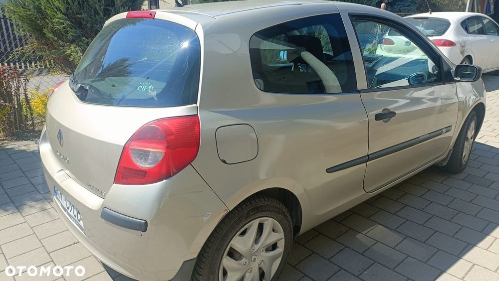 Renault Clio 1.4 16V Authentique - 3