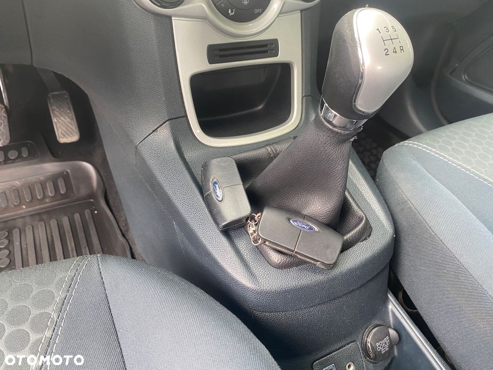 Ford Fiesta 1.4 TDCi Ghia - 11