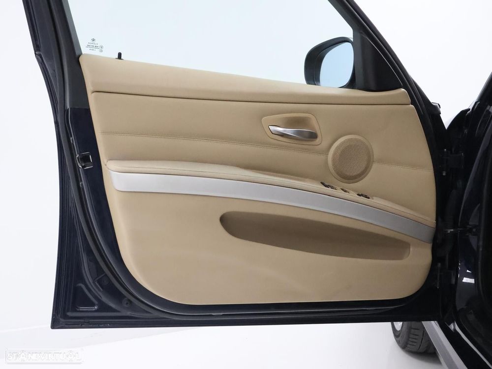 BMW 318 d Line Luxury - 11